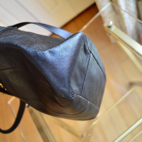 Coach black leather handbag with gold grommets - Picture 10 of 16